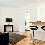 Elegant Appartement Proche Champs Elysees