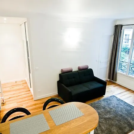 Elegant Proche Champs Elysees Apartment *