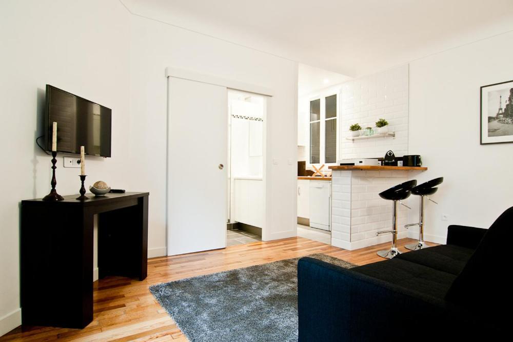 Elegant Proche Champs Elysees Apartment Paris